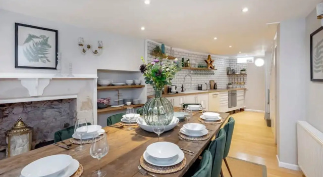 Апартаменты Divine Georgian Townhouse in the Heart of Bath