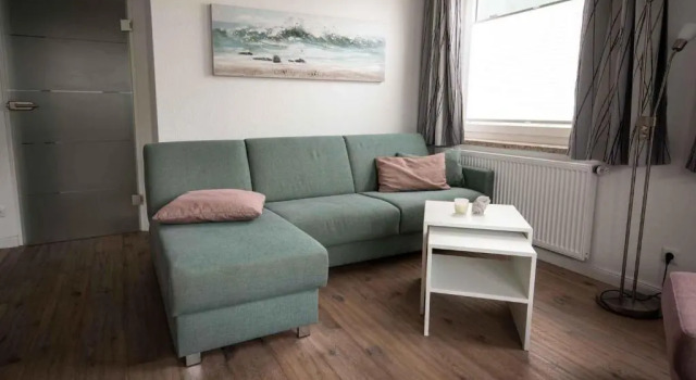 Grosse-Ferienwohnung-3-mit-Meerblick-und-Strandkorb-im-Haus-Seeluft-Duhnen