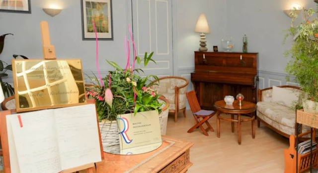Logis Hôtel Du Dauphin, Réserver Hôtel Sees Orne
