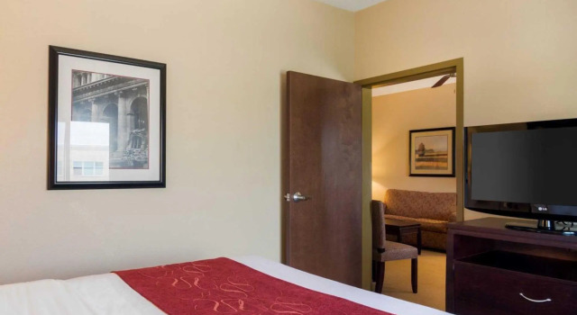 Люкс Comfort Suites DFW N-Grapevine