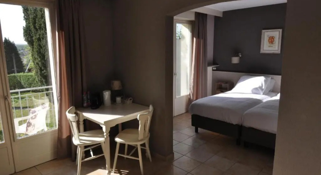 Двухместный номер Deluxe с балконом Chambres et table dhotes Vie la Vie