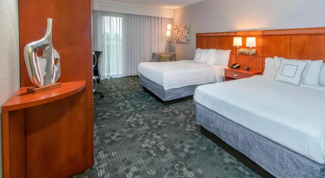 Четырёхместный номер Standard Courtyard by Marriott Montgomery Prattville