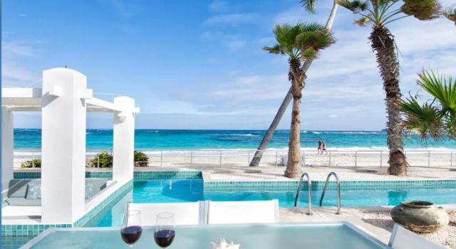 Вилла с 4 комнатами рядом с пляжем Coral Beach Club Villas & Marina