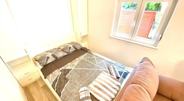 LOKY - sunny studio house 150m from sea with pool, Reserva ahora Apartamento Hoteles en Pula con piscina, Piscina