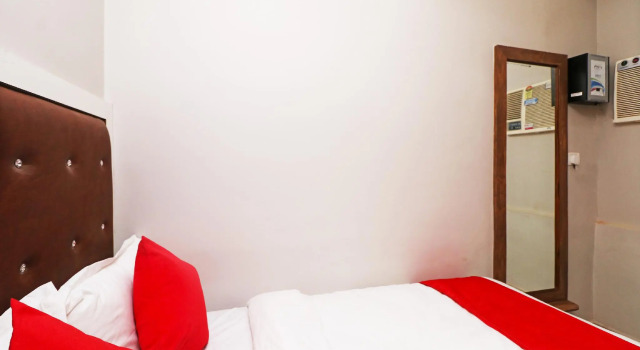 OYO Flagship 45455 Hotel Siddahant Palace