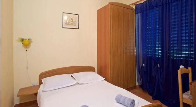 Vibo - Parking and Barbecue - A5 Vinka 4, Prenota Hotel Jelsa 