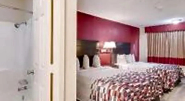Четырёхместный номер Superior American Inn