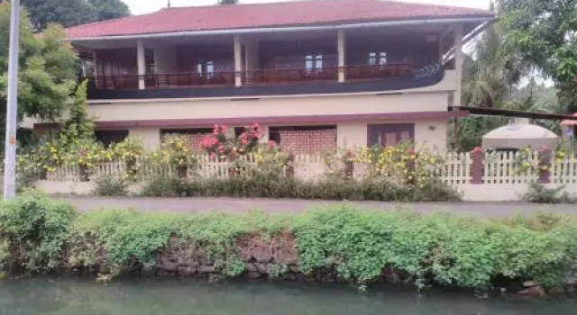 Backwater Breeze, Varaa Hotelli Hotellit New Delhi pysäköinnillä, Pysäköinti
