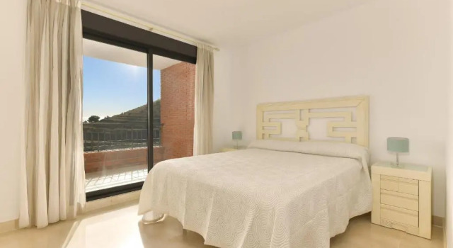 Exclusivo apartamento de 2 dormitorios vista mar lateral