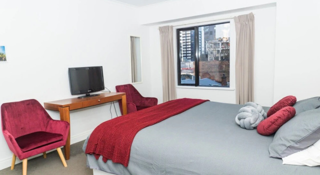 King Bed in Auckland CBD with Pool & Gym, Забронировать Отель Отели Окленда с парковкой, рядом с Парк Окленд-Домен, Парковка