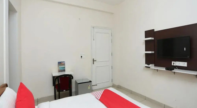 Saharan's Homes By OYO Rooms