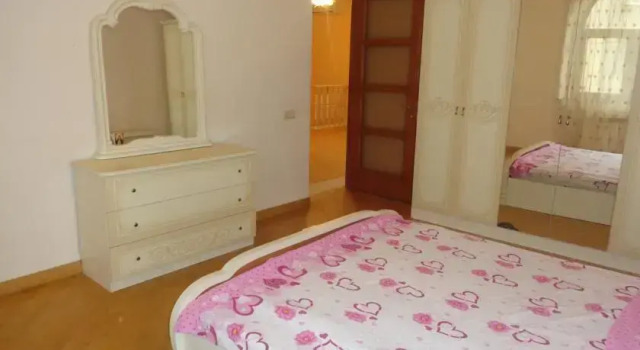 Guest House at Keri street, Reservar Casa de hóspedes Hotéis em Erevan com piscina, Piscina