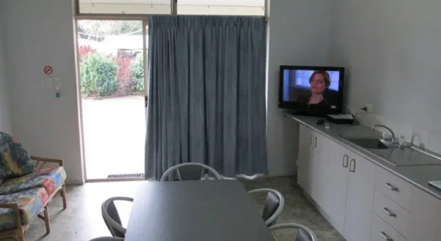 Poona Palms Caravan Park, Boek Hotel Boonooroo 