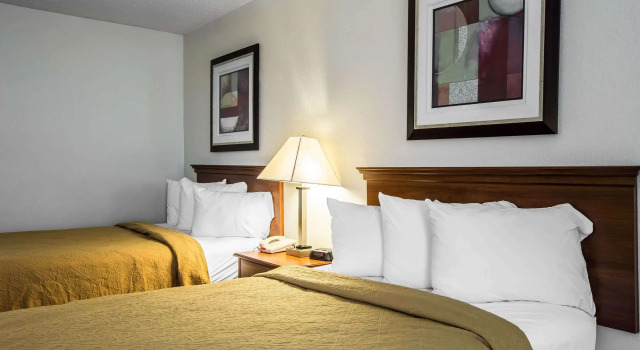 Standard Vierer Zimmer Quality Inn Madison