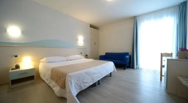 Трёхместный номер Standard с балконом Hotel Salus