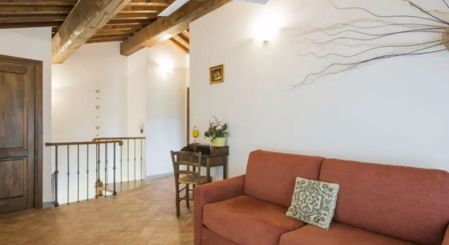 House Oliveto Vinci, Book Hotel Vinci 
