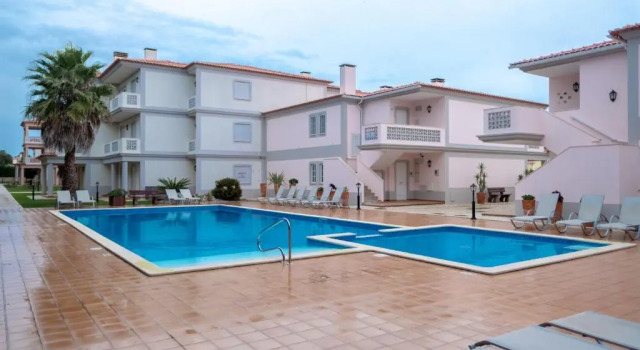 Коттедж с 3 комнатами Stunning Caravelas Apartment