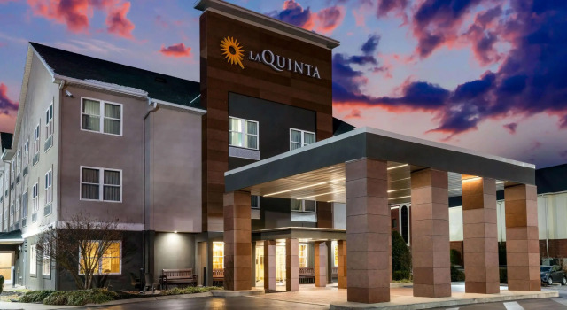 La Quinta Inn & Suites - Lebanon, Boek Hotel Lebanon Tennessee