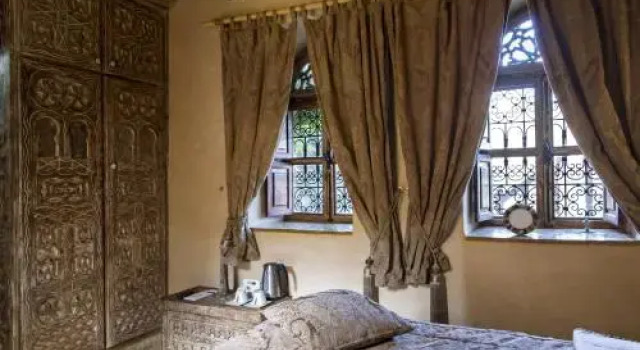 The Riad Les 1001 Fleurs, Забронировать Отель Отели Марракеш-Тенсифт-Эль-Хауз с парковкой, Парковка