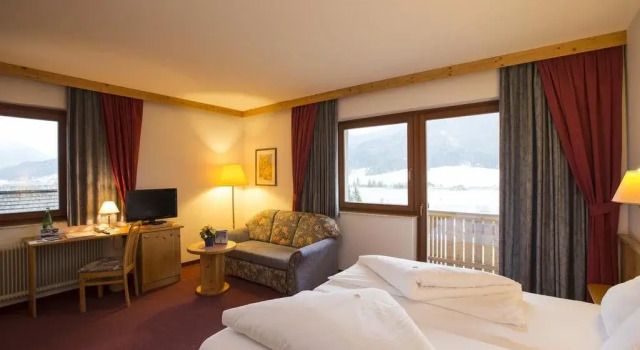Hotel Wiesenhof direkt am See, Rezerwuj Hotel Weissensee 