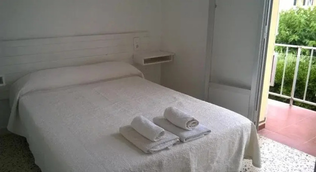 Hostal Paris Ciutadella, Varaa Hotelli Hotellit keskustassa Ciutadella, hotellit keskustassa Ciutadella
