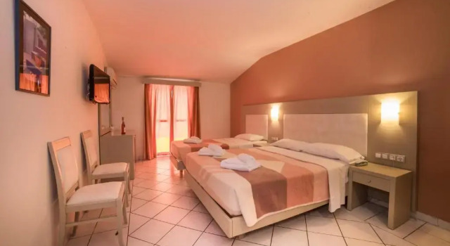 Трёхместный номер Standard Отель Porto Koukla Beach