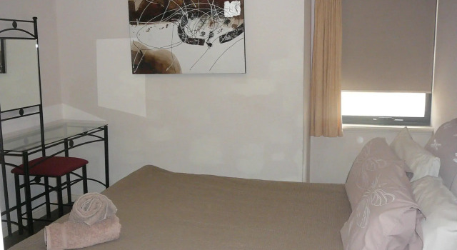 Dragonfly Apartment on Regal, Book Apartment Hotels in East Perth with Parking, Parking