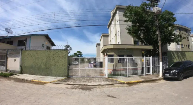 APTO PERTINHO DA PRAIA - Lindo e Equipado! Internet 400mb e 3 Tvs - Completo!