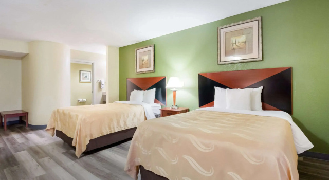 Четырёхместный номер Standard Quality Inn Baytown - Houston East