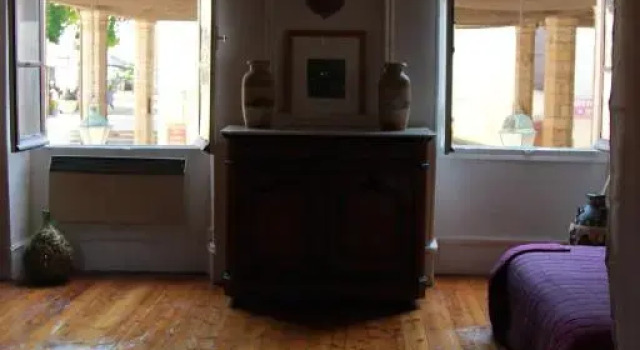 Chambre cozy et Salon de 60 m2 au coeur de la cité, Réserver Hôtel Cordes-sur-Ciel Tarn