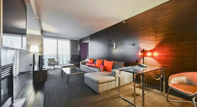 Номер Luxury One Bedroom | 1.5 Baths & Living Room | Jet Tub – Palms Place StripSuite