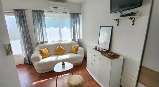Апартаменты Цокольный этаж Apartments Ella