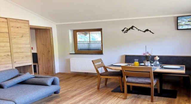 Sunny Alpine Apartment by the Slopes, Rezerwuj Apartament Hotele w Salzburg z parkingiem, Parking