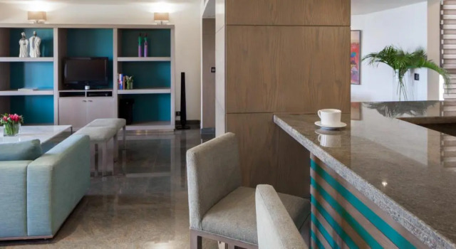 Eko Hotel Main Building, Забронировать Отель Victoria Island , рядом с Red Door Gallery