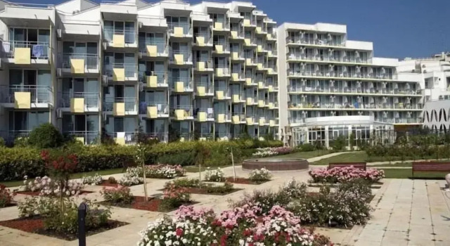 Laguna Mare  Garden