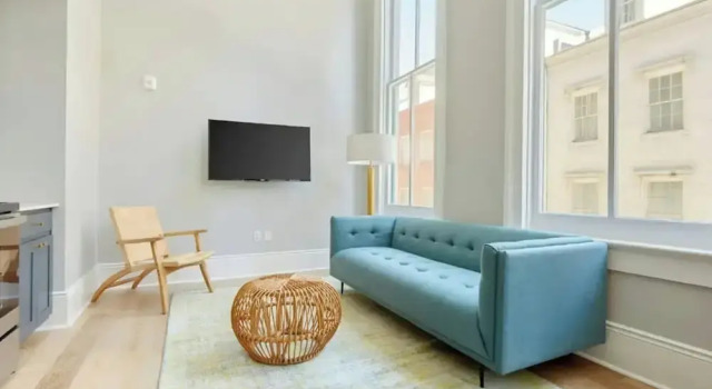 3 Units Steps to Bourbon St & the French Quarter The Harlequin by Avantstay