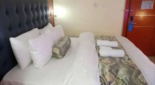 Continent Hotel - Akure, Book Hotel Hoteller i Akure med parkering, Parkering
