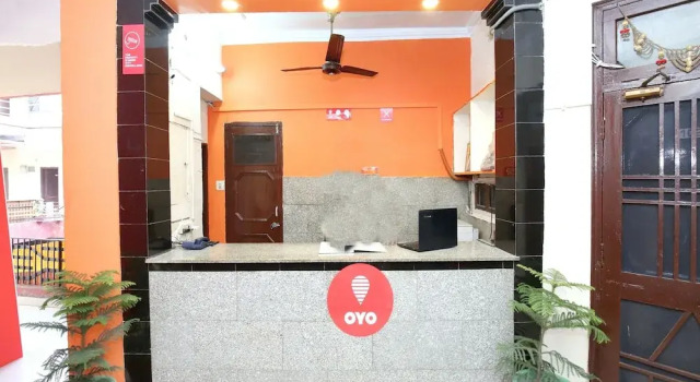 OYO 11073 Amar Guest House, Book Pension Hoteller i Punjab med parkering, Parkering