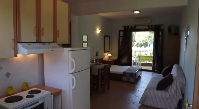 Студия с балконом Pefka Studios & Apartments