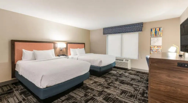 Четырёхместный номер Standard Hampton Inn & Suites By Hilton Benton Harbor