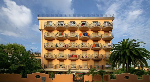 Hotel Marconi, Забронировать Отель Отели Побережья Марок с бассейном, Бассейн