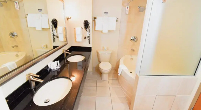 Люкс c 1 комнатой Canad Inns Destination Centre Polo Park
