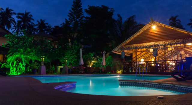 Кровать в общем номере Baan Sukreep Resort
