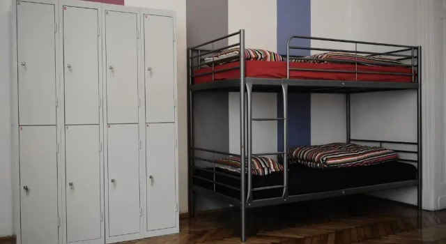 Кровать в общем номере (женский номер) Westend Hostel