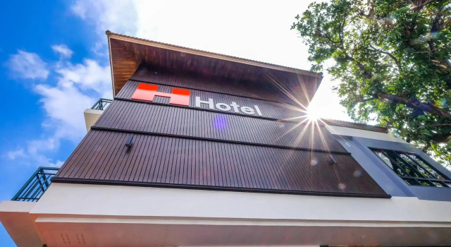 H Hotel Phrasing