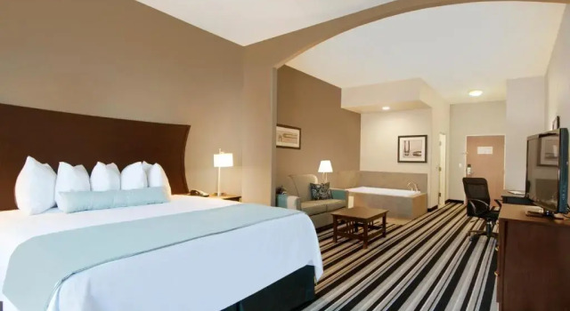 Номер Deluxe Best Western Plus Sand Bass Inn and Suites