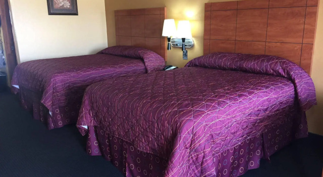 Royal Inn Pearsall, Book Hotel Hoteller i Pearsall med parkering, Parkering