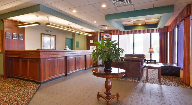 Lamplighter Inn & Suites Pittsburg, Rezervați Hotel Pittsburg Kansas
