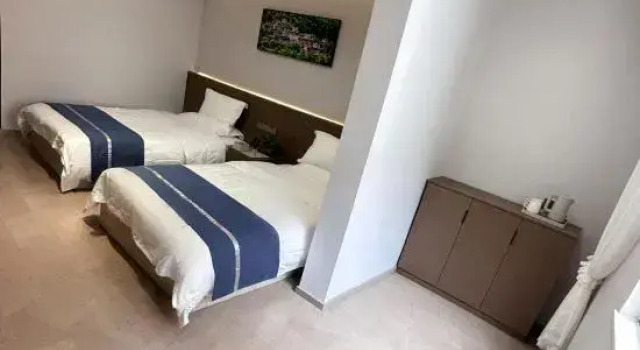 Люкс Deluxe с красивым видом из окна Qingding  Jiarong  Homestay (Danba  County Passenger  Transport  Center  Store)