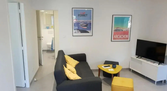 Agréable Appt 2 Chb, avec terrasse et jardinet privés- plage Pereire, Забронировать Отель Отели Бассен-д'Аркашон с парковкой, Парковка